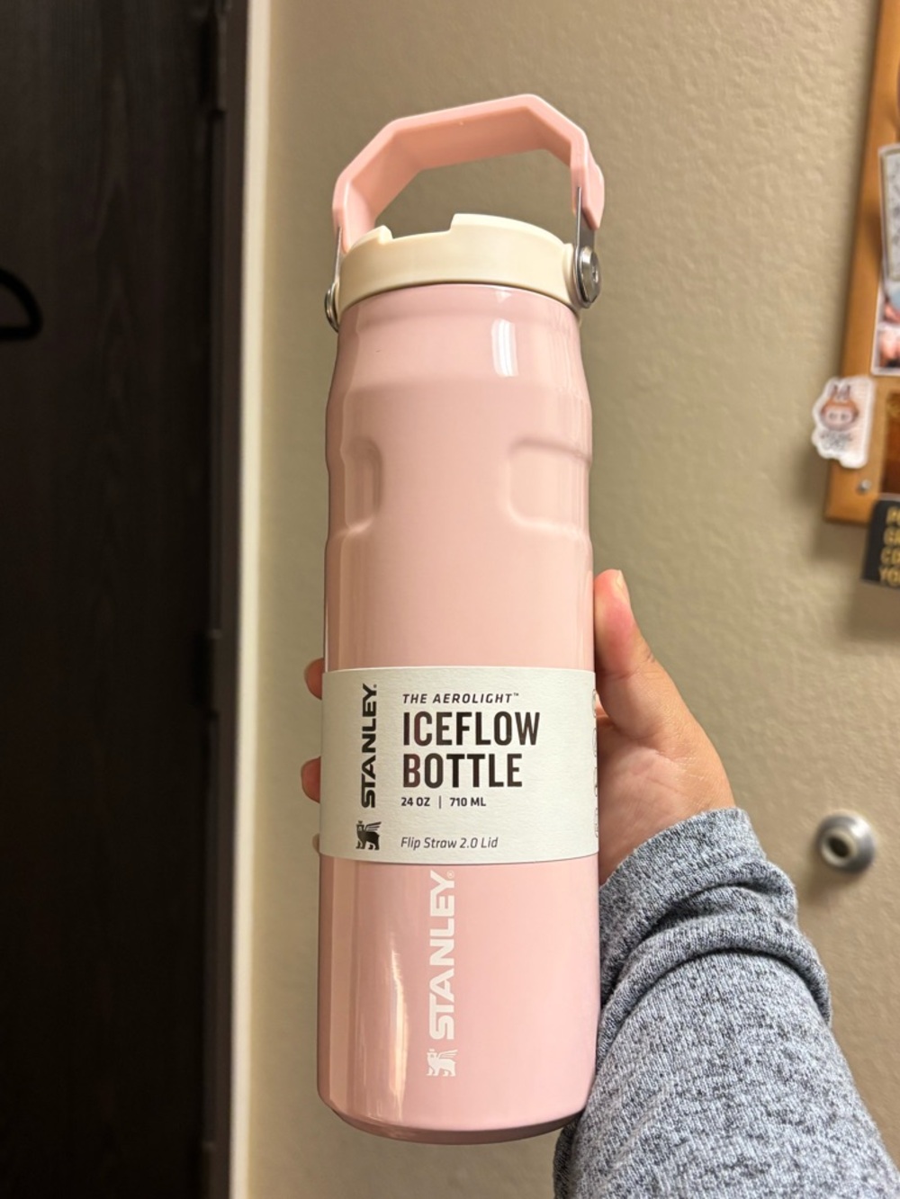 Stanley IceFlow Bottle in Light Pink with Cream Lid - Picture 4 of 7